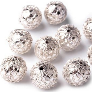 Kunststoffperlen mit Draht